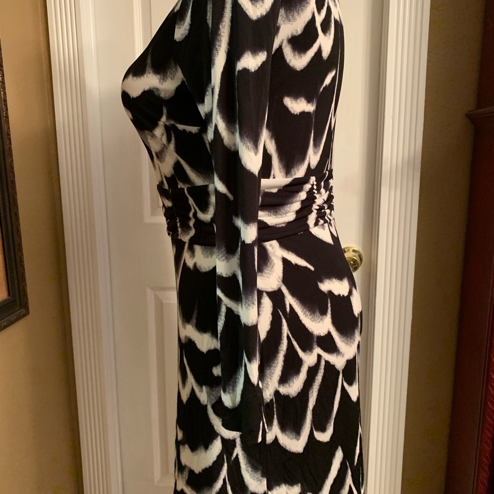 Attention Dress - Picture 3 of 4
